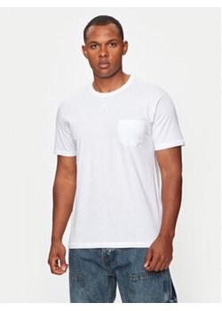 Brave Soul T-Shirt MTS-149ARKHAMV Biały Straight Fit ze sklepu MODIVO w kategorii T-shirty męskie - zdjęcie 173456551