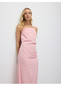 Reserved - Sukienka z wiskozą - różowy ze sklepu Reserved w kategorii Sukienki - zdjęcie 173470892