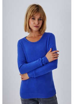 Gładki sweter ze sklepu Moodo.pl w kategorii Swetry damskie - zdjęcie 173472751