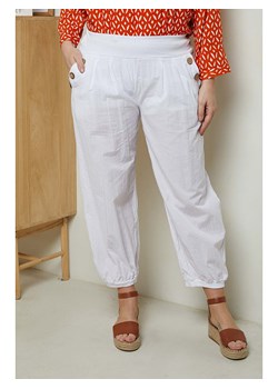 Curvy Lady Spodnie w kolorze białym ze sklepu Limango Polska w kategorii Spodnie damskie - zdjęcie 173477234
