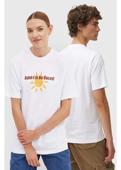 Drivemebikini t-shirt bawełniany On Vacay kolor biały z nadrukiem ze sklepu ANSWEAR.com w kategorii T-shirty męskie - zdjęcie 173478522