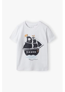 T-shirt biały ze statkiem pirackim - 5.10.15. ze sklepu 5.10.15 w kategorii T-shirty chłopięce - zdjęcie 173499470