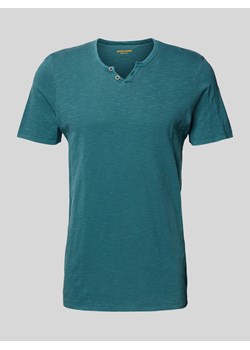 T-shirt z dekoltem w serek model ‘SPLIT’ ze sklepu Peek&Cloppenburg  w kategorii T-shirty męskie - zdjęcie 173507182