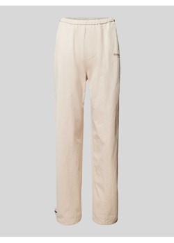 Spodnie materiałowe z prostą nogawką i wyhaftowanym logo ze sklepu Peek&Cloppenburg  w kategorii Jeansy damskie - zdjęcie 173514080