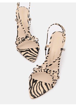 Mohito - Wzorzyste sandały na szpilce - wielobarwny ze sklepu Mohito w kategorii Sandały damskie - zdjęcie 173518064