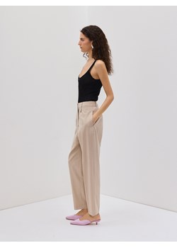 Reserved - Spodnie z dodatkiem wełny - beżowy ze sklepu Reserved w kategorii Spodnie damskie - zdjęcie 173526441