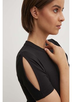 Calvin Klein t-shirt damski kolor czarny K20K207322 ze sklepu ANSWEAR.com w kategorii Bluzki damskie - zdjęcie 173531340