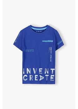 Bawełniany  t-shirt dla chlooca - niebieski z nadrukami ze sklepu 5.10.15 w kategorii T-shirty chłopięce - zdjęcie 173536940