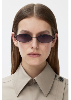 H & M - Okulary przeciwsłoneczne w etui - Czarny ze sklepu H&M w kategorii Okulary przeciwsłoneczne damskie - zdjęcie 173538662
