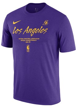 T-shirt męski Nike NBA Los Angeles Lakers Essential - Fiolet ze sklepu Nike poland w kategorii T-shirty męskie - zdjęcie 173539824