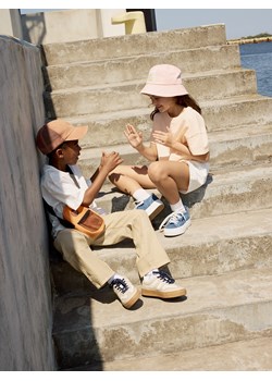 Reserved - Bawełniana czapka z daszkiem - miedziany ze sklepu Reserved w kategorii Czapki dziecięce - zdjęcie 173541563