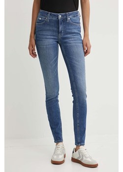 Calvin Klein Jeans jeansy damskie kolor niebieski J20J223633 ze sklepu ANSWEAR.com w kategorii Jeansy damskie - zdjęcie 173543044