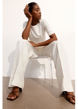 H & M - Dzianinowy top - Biały ze sklepu H&M w kategorii Bluzki damskie - zdjęcie 173550451