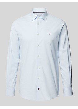 Koszula biznesowa o kroju regular fit z wyhaftowanym logo ze sklepu Peek&Cloppenburg  w kategorii Koszule męskie - zdjęcie 173553281