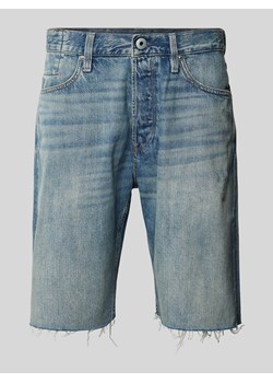 Szorty jeansowe o kroju slim fit z 5 kieszeniami w kolorze jasnoniebieskim ze sklepu Peek&Cloppenburg  w kategorii Spodenki męskie - zdjęcie 173555612