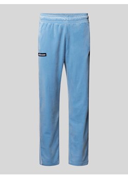 Spodnie dresowe o kroju regular fit z naszywką z logo model ‘ALVINIO’ ze sklepu Peek&Cloppenburg  w kategorii Spodnie męskie - zdjęcie 173555701
