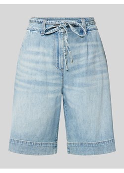 Szorty jeansowe z szeroką nogawką i wiązanym paskiem model ‘ARIA’ ze sklepu Peek&Cloppenburg  w kategorii Szorty - zdjęcie 173555831