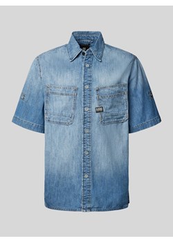 Koszula jeansowa o kroju regular fit z kieszeniami na piersi model ‘Slanted’ ze sklepu Peek&Cloppenburg  w kategorii Koszule męskie - zdjęcie 173556264