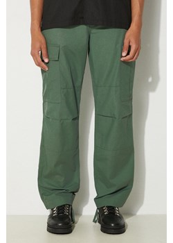 Carhartt WIP spodnie bawełniane Regular Cargo Pant kolor zielony proste I032467.29N02 ze sklepu PRM w kategorii Spodnie męskie - zdjęcie 173558070