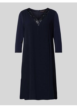 Sukienka koktajlowa o długości do kolan z dekoltem w serek ze sklepu Peek&Cloppenburg  w kategorii Sukienki - zdjęcie 173558551