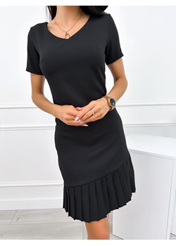 Czarna Sukienka z Plisowaną Falbanką ze sklepu ModnaKiecka.pl w kategorii Sukienki - zdjęcie 173564571