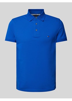 Koszulka polo o kroju slim fit z wyhaftowanym logo ze sklepu Peek&Cloppenburg  w kategorii T-shirty męskie - zdjęcie 173565802