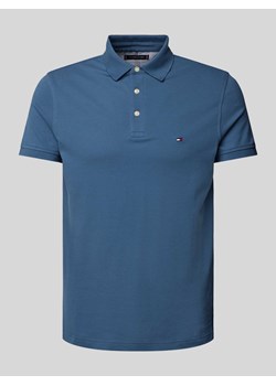 Koszulka polo o kroju slim fit z wyhaftowanym logo ze sklepu Peek&Cloppenburg  w kategorii T-shirty męskie - zdjęcie 173566022