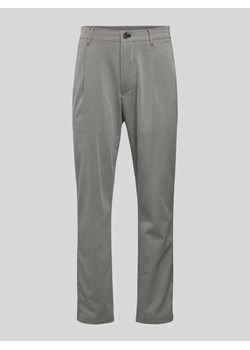 Chinosy o luźnym kroju z kieszeniami z tyłu model ‘Lead’ ze sklepu Peek&Cloppenburg  w kategorii Spodnie męskie - zdjęcie 173578102