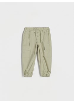 Reserved - Spodnie cargo - jasnozielony ze sklepu Reserved w kategorii Spodnie i półśpiochy - zdjęcie 173581120