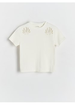 Reserved - T-shirt z haftowanym wzorem - złamana biel ze sklepu Reserved w kategorii Bluzki dziewczęce - zdjęcie 173581603
