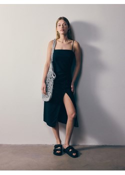 Reserved - Sukienka midi z wiskozą i lnem - czarny ze sklepu Reserved w kategorii Sukienki - zdjęcie 173581844