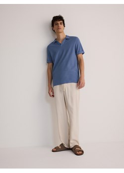 Reserved - Strukturalna koszulka polo regular - jasnoniebieski ze sklepu Reserved w kategorii T-shirty męskie - zdjęcie 173582200