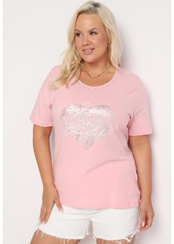 Różowy T-shirt Bawełniany z Krótkim Rękawem i Metalicznym Nadrukiem oraz Cyrkoniami Sanesti ze sklepu Born2be Odzież w kategorii Bluzki damskie - zdjęcie 173586084