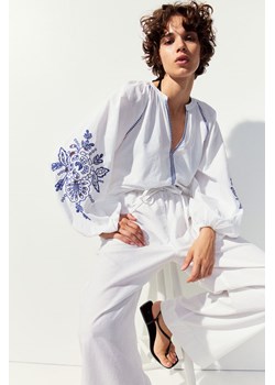 H & M - Wyszywana bluzka z baloniastym rękawem - Biały ze sklepu H&M w kategorii Bluzki damskie - zdjęcie 173589403