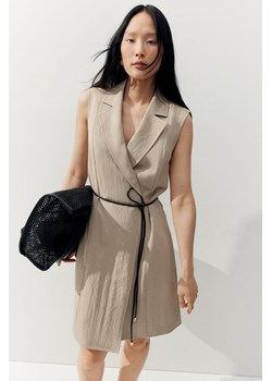H & M - Żakietowa sukienka z wiązanym paskiem - Beżowy ze sklepu H&M w kategorii Sukienki - zdjęcie 173595254