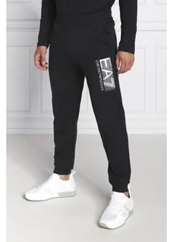 EA7 Spodnie dresowe | Regular Fit ze sklepu Gomez Fashion Store w kategorii Spodnie męskie - zdjęcie 173596502