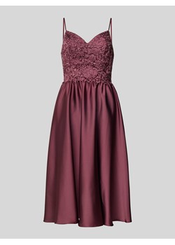 Sukienka koktajlowa obszyta ozdobnymi kamieniami ze sklepu Peek&Cloppenburg  w kategorii Sukienki - zdjęcie 173599793