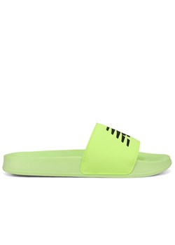 Klapki New Balance SUF200P3 - zielone - id: 3236078 - marki New Balance - 173600071 Klapki New Balance SUF200P3 - zielone ze sklepu streetstyle24.pl w kategorii Klapki damskie - zdjęcie 173600071