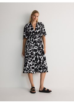 Reserved - Sukienka midi z wiskozy - czarny ze sklepu Reserved w kategorii Sukienki - zdjęcie 173601161