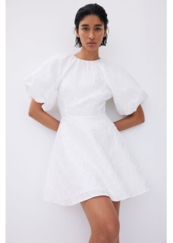 H & M - Żakardowa sukienka z wiązaniem - Biały ze sklepu H&M w kategorii Sukienki - zdjęcie 173605711