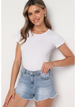 Biały T-shirt Geratia ze sklepu Born2be Odzież w kategorii Bluzki damskie - zdjęcie 173616020