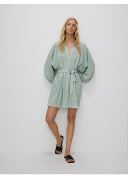Reserved - Mini sukienka z paskiem - jasnozielony ze sklepu Reserved w kategorii Sukienki - zdjęcie 173617174