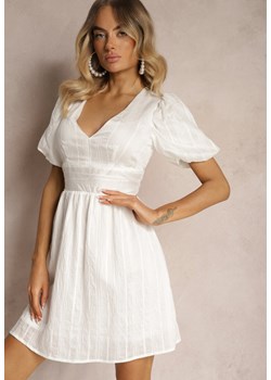 Biała Taliowana Sukienka z Dodatkiem Bawełny na Suwak Ozdobiona Bufiastymi Rękawami Malfea ze sklepu Renee odzież w kategorii Sukienki - zdjęcie 173620260