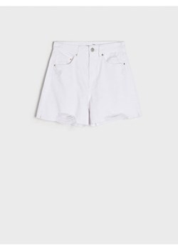 Sinsay - Szorty jeansowe - biały ze sklepu Sinsay w kategorii Szorty - zdjęcie 173627924