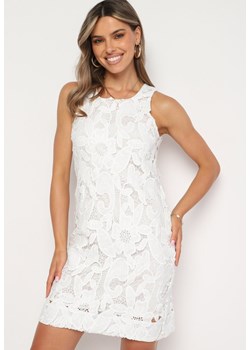 Biała Koktajlowa Pudełkowa Sukienka Ażurowa Bez Rękawów Risalennia ze sklepu Born2be Odzież w kategorii Sukienki - zdjęcie 173642763