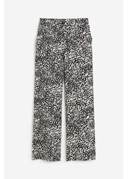 H & M - Rozszerzane spodnie - Czarny ze sklepu H&M w kategorii Spodnie damskie - zdjęcie 173656741