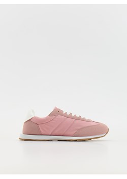 Reserved - Sneakersy z łączonych materiałów - różowy ze sklepu Reserved w kategorii Buty sportowe damskie - zdjęcie 173661174