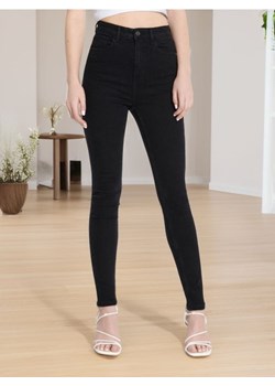 Sinsay - Jeansy skinny high waist - czarny ze sklepu Sinsay w kategorii Jeansy damskie - zdjęcie 173664333