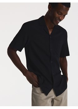 Reserved - Koszula regular fit z wiskozy - czarny ze sklepu Reserved w kategorii Koszule męskie - zdjęcie 173667280