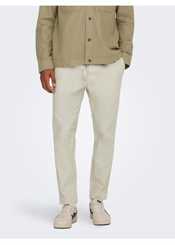 ONLY &amp; SONS Spodnie w kolorze beżowym ze sklepu Limango Polska w kategorii Spodnie męskie - zdjęcie 173674470
